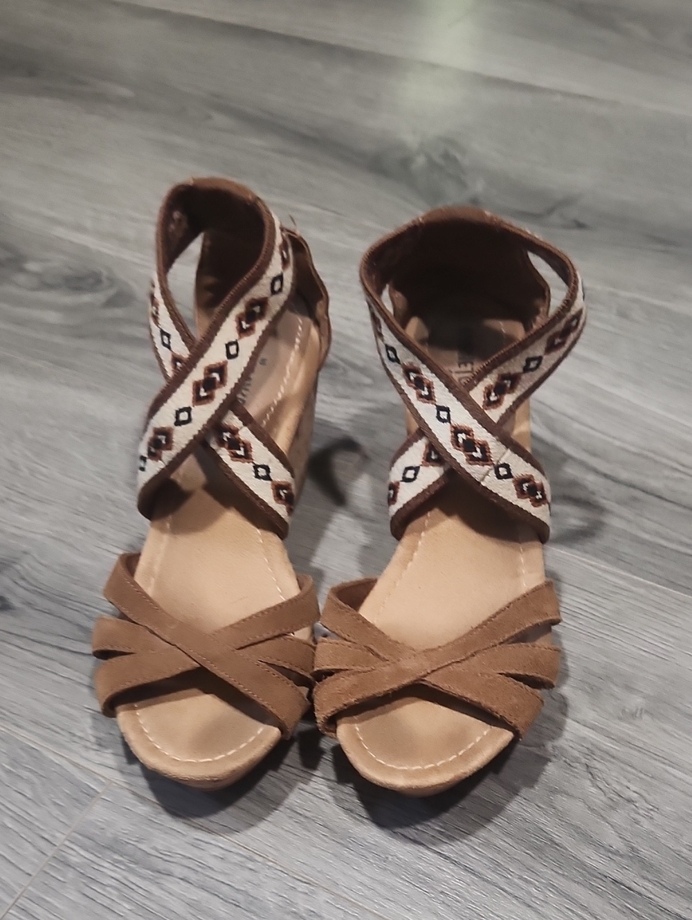 Minnetonka Brown Strappy Wedge Sandals w/Embroidered Ankle Wrap